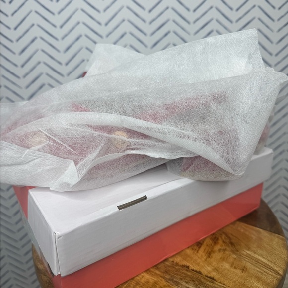 NEW! Red Sling Back Maryjane Block heel size 9 - Picture 2 of 9